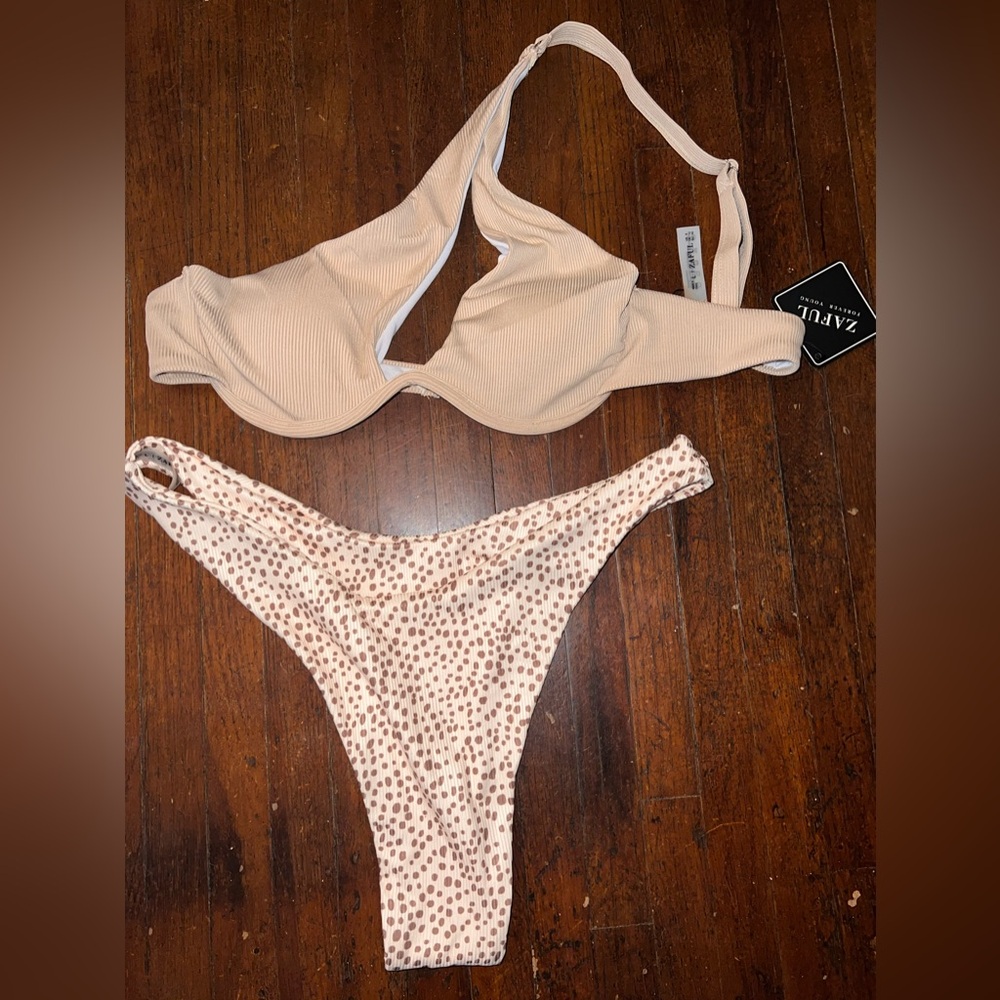 SHEIN swimsuit, size large, two piece , color beige, padded top, brand new